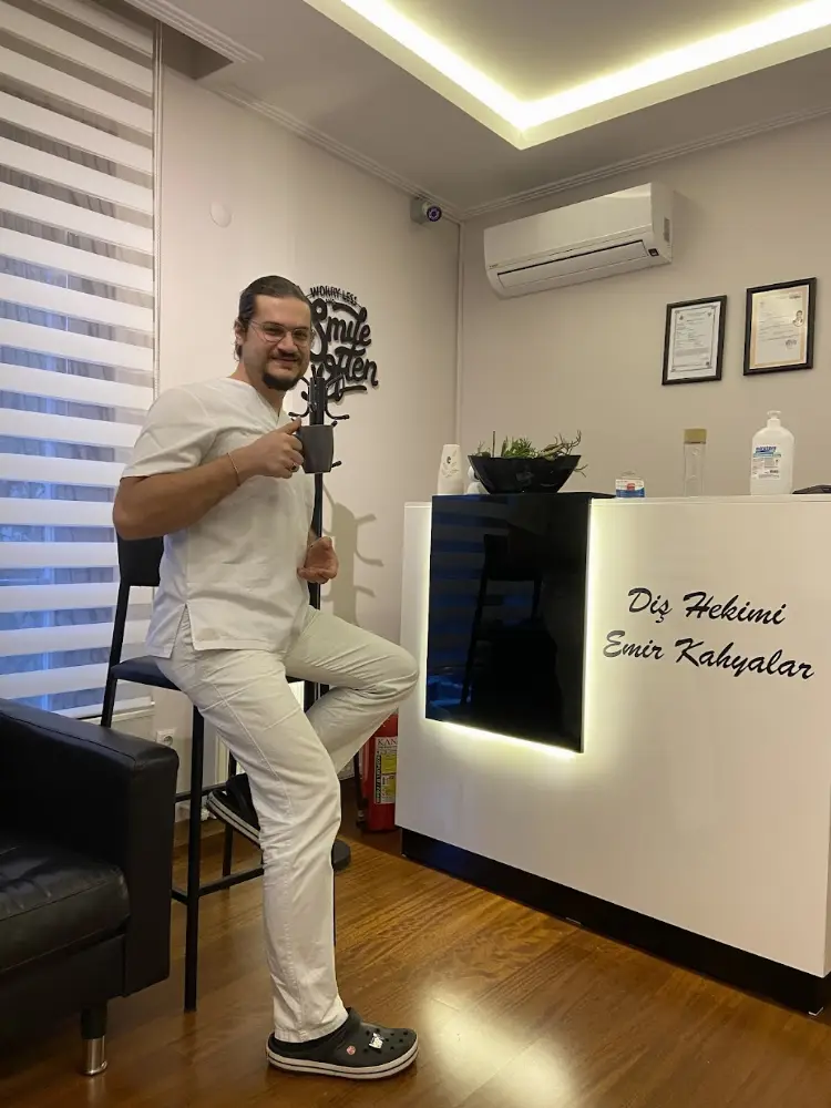 Diş Hekimi Emir Kahyalar (Dental Clinic) — Diş Hekimleri, Kadıköy · fotoğraf 3