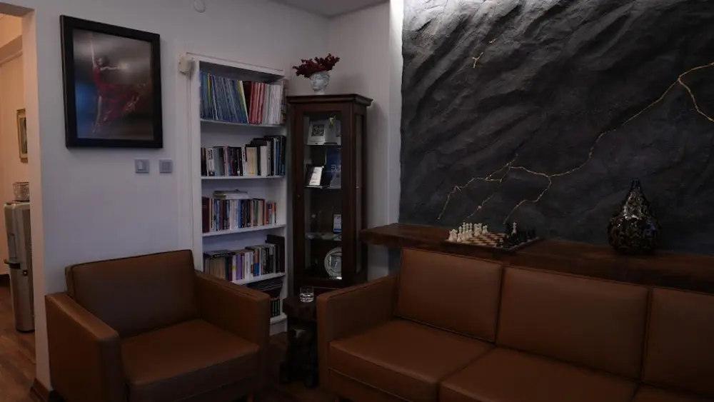 Dr. Melih Şengül - Splint, İmplant, Gülüş Tasarımı — Diş Hekimleri, Kadıköy · fotoğraf 3