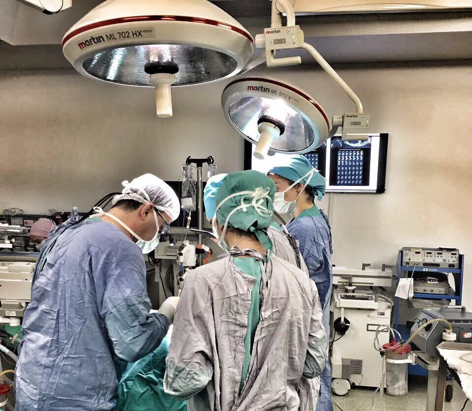İSTANBUL İMPLANT TEDAVİSİ | DR. DT. TOLGA GÜLÇİÇEK — Diş Hekimleri, Ataşehir · fotoğraf 1