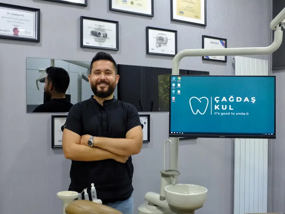 Çağdaş Kul Diş Kliniği — Diş Hekimleri, Ataşehir · fotoğraf 2
