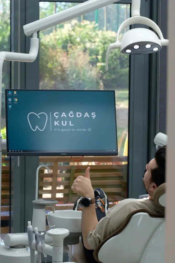 Çağdaş Kul Diş Kliniği — Diş Hekimleri, Ataşehir · fotoğraf 3
