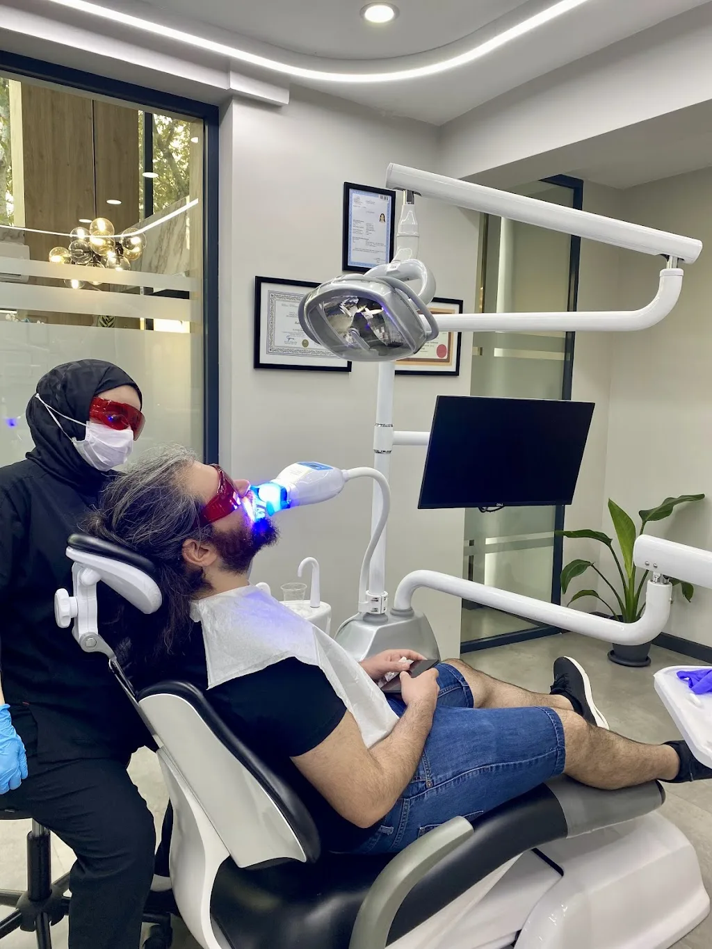 Dentbien Ağız ve Diş Sağlığı Polikliniği / Ataşehir İmplant Diş Kliniği — Diş Hekimleri, Ataşehir · fotoğraf 1