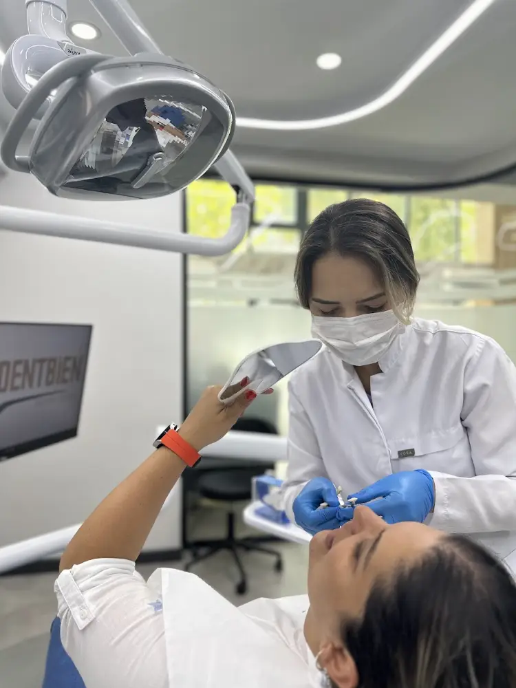 Dentbien Ağız ve Diş Sağlığı Polikliniği / Ataşehir İmplant Diş Kliniği — Diş Hekimleri, Ataşehir · fotoğraf 3