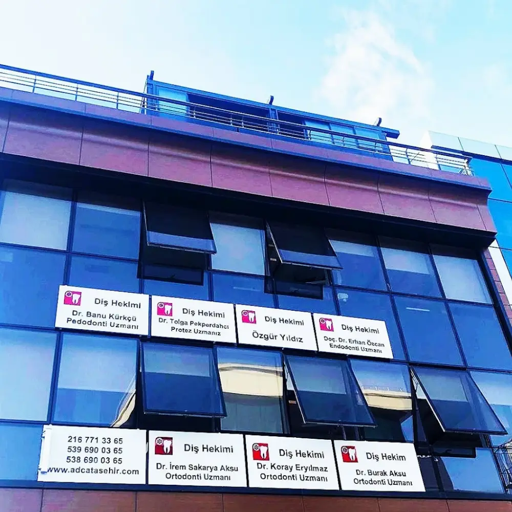Dr Burak Aksu Ortodonti Uzmanı — Diş Hekimleri, Ataşehir · fotoğraf 2