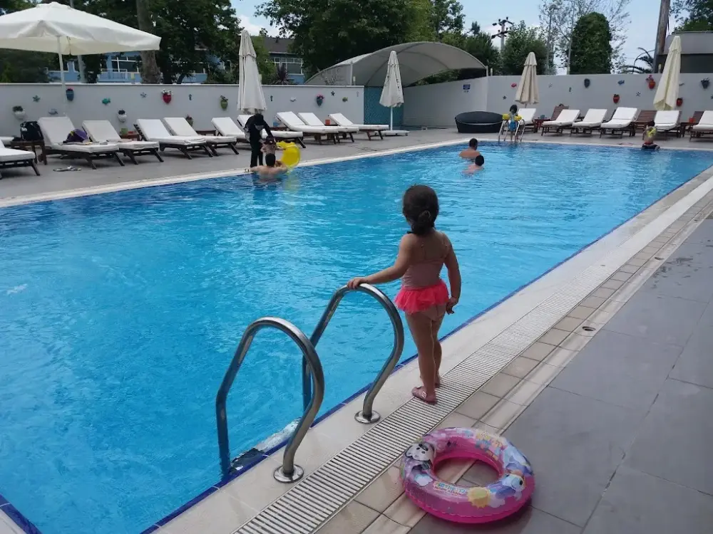 Lova Hotel Spa Yalova — Yüzme Havuzları · fotoğraf 2