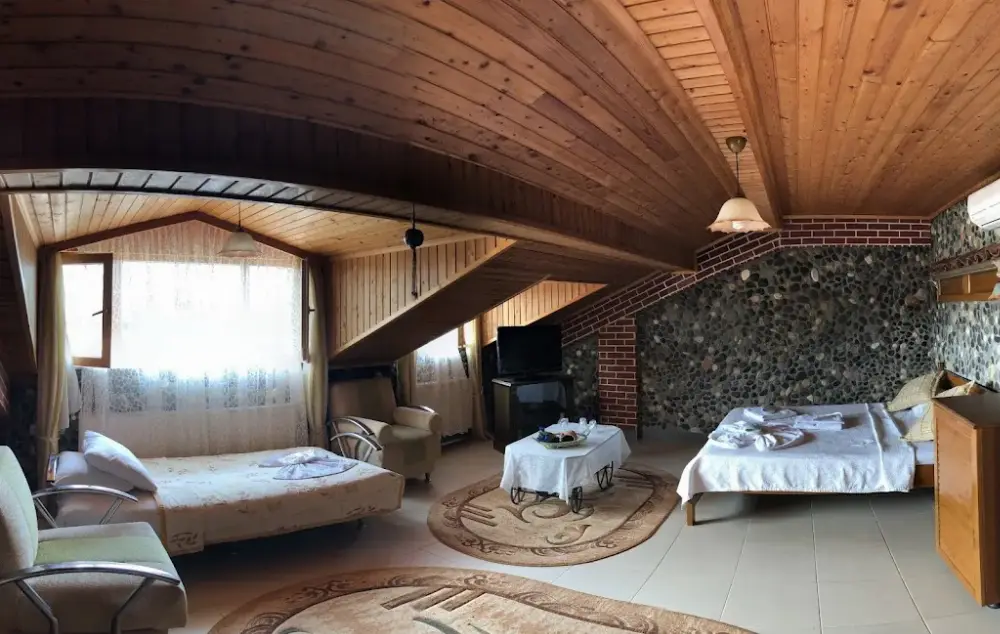 MERTUR OTEL — Yüzme Havuzları, Çiftlikköy · fotoğraf 2