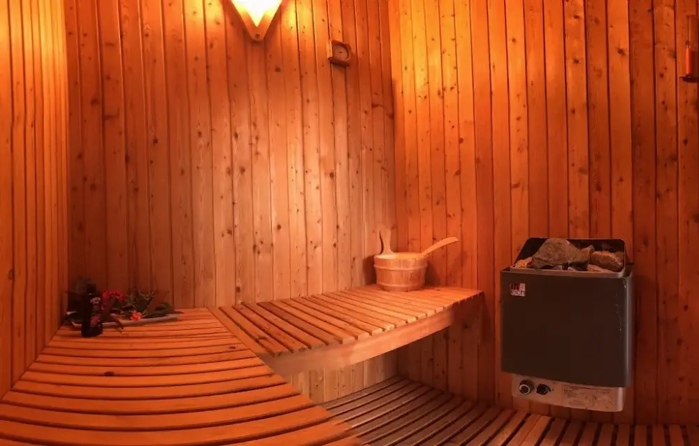 MERTUR OTEL — Yüzme Havuzları, Çiftlikköy · fotoğraf 5