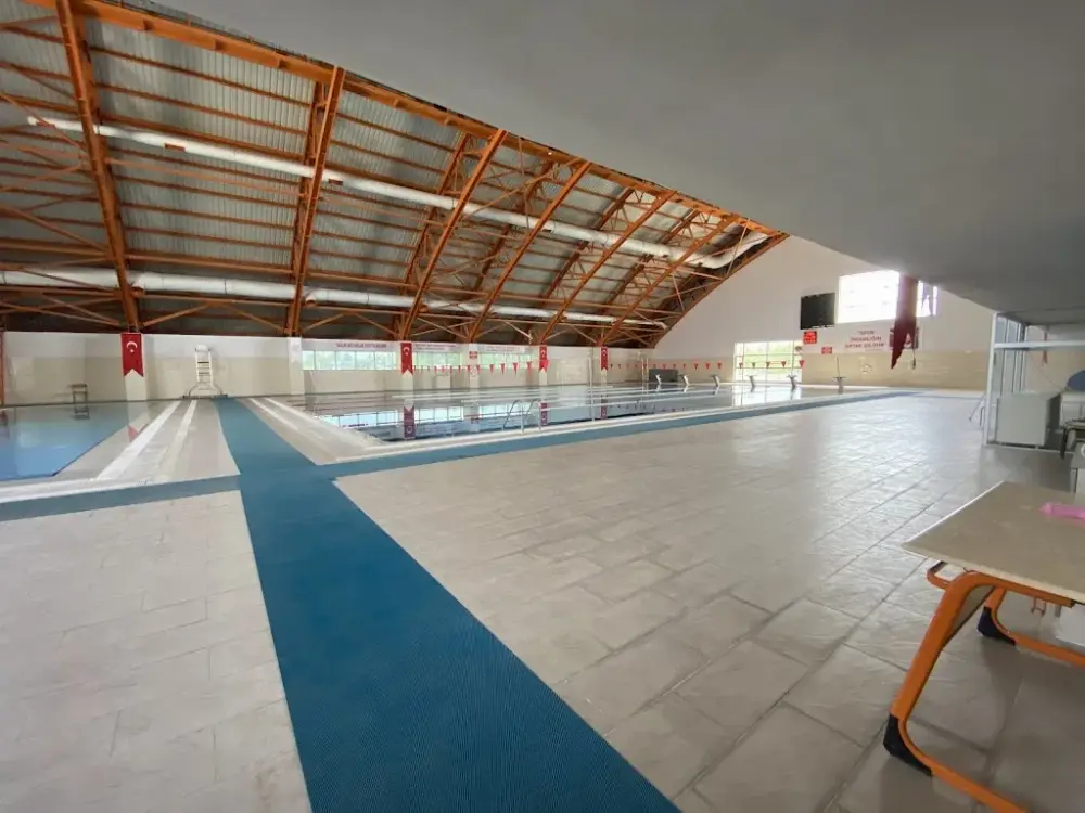 Iğdır Yarı Olimpik Kapalı Yüzme Havuzu — Yüzme Havuzları, Merkez · fotoğraf 5