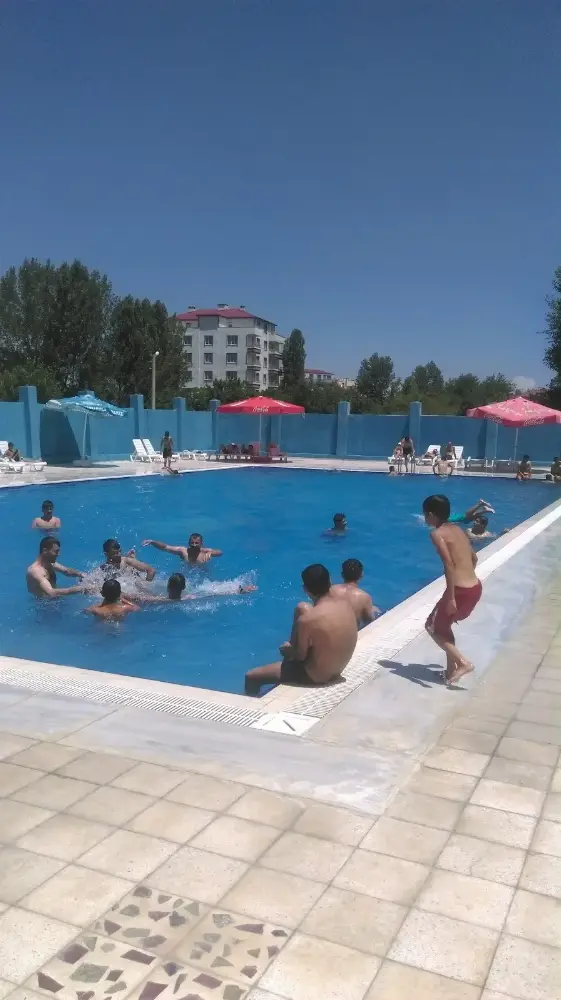 Yüzme Havuzu — Yüzme Havuzları, Merkez · fotoğraf 2