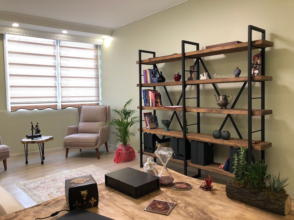 Defne Psikolojik Danışmanlık - Klinik Psikolog Buse Alamış Karlı