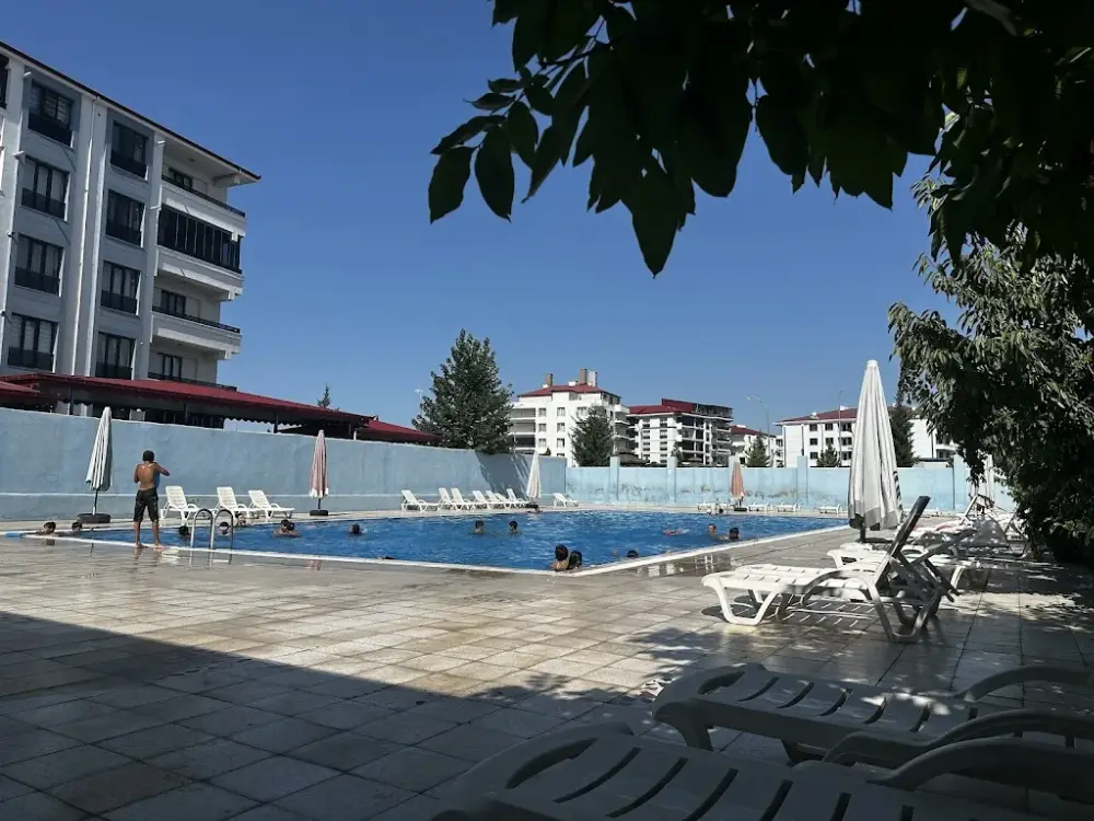 Gonca Halısaha — Yüzme Havuzları, Merkez · fotoğraf 3