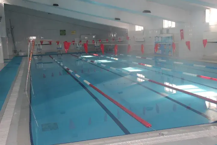 Ardahan Spor Toto Yarı Olimpik Yüzme Havuzu — Yüzme Havuzları, Merkez · fotoğraf 2