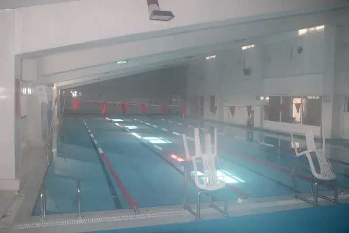 Ardahan Spor Toto Yarı Olimpik Yüzme Havuzu — Yüzme Havuzları, Merkez · fotoğraf 4
