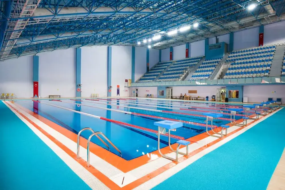 Ardahan Üniversitesi Yarı Olimpik Yüzme Havuzu — Yüzme Havuzları, Merkez · fotoğraf 5