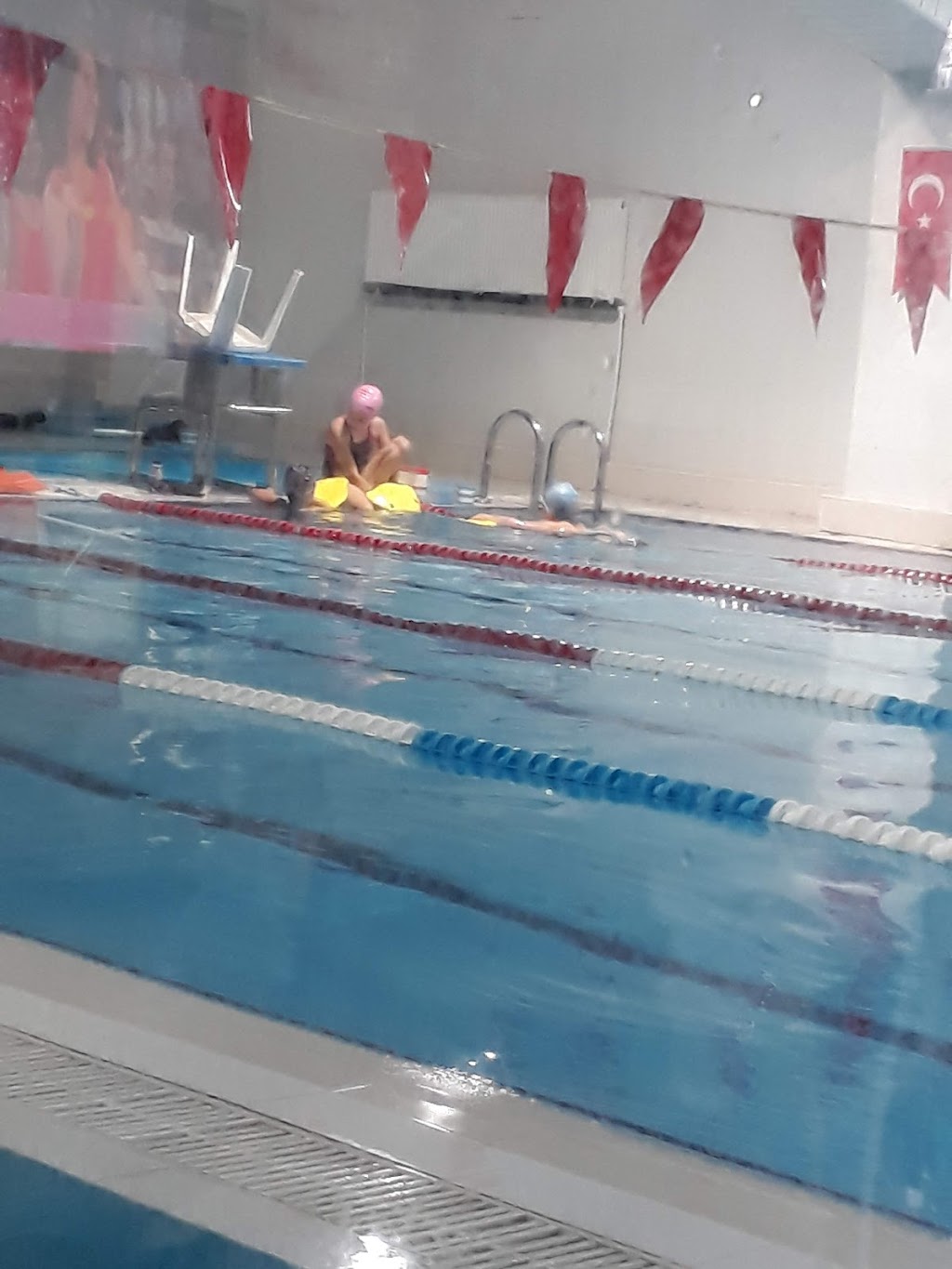 Genclik Merkezi Kapali Yuzme Havuzu