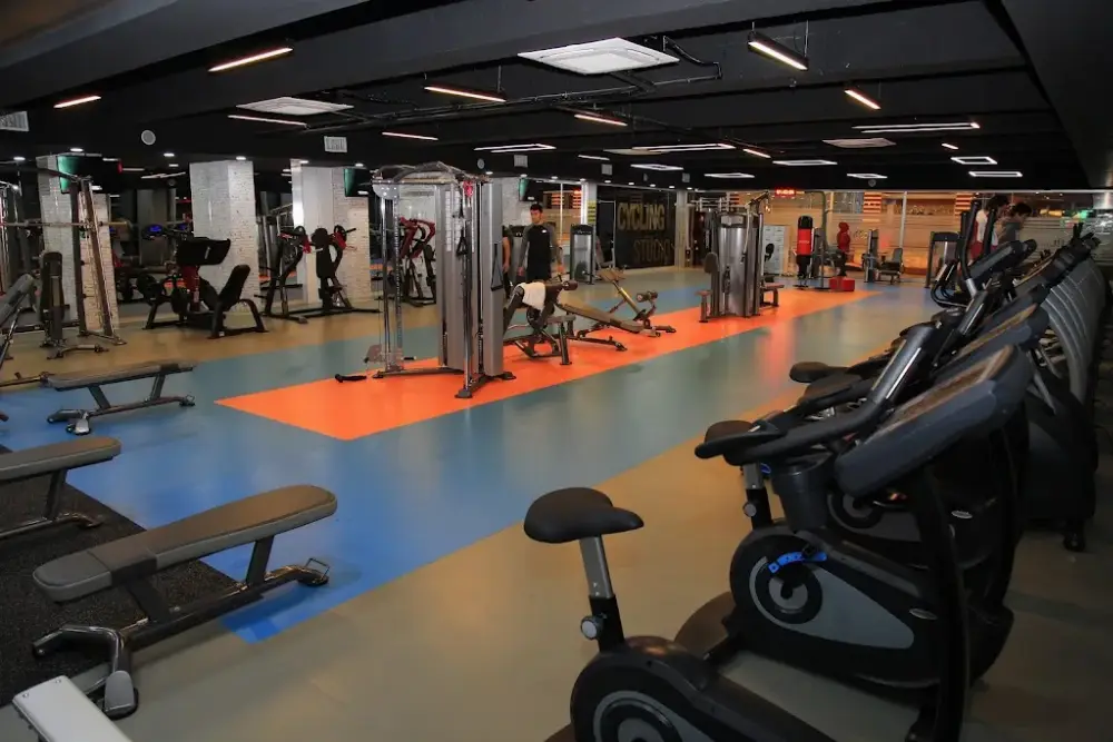 Hhis Fit Club — Yüzme Havuzları, Merkez · fotoğraf 2