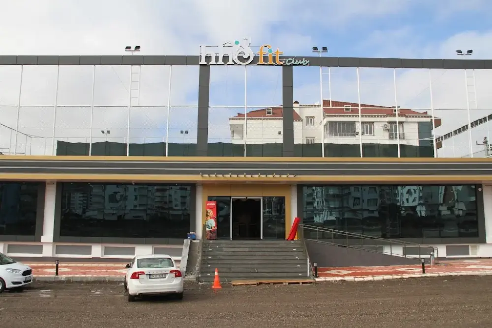 Hhis Fit Club — Yüzme Havuzları, Merkez · fotoğraf 4