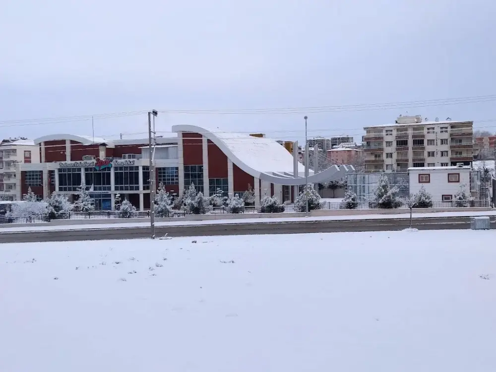 Batman Belediyesi Spor Kompleksi — Yüzme Havuzları, Merkez · fotoğraf 3