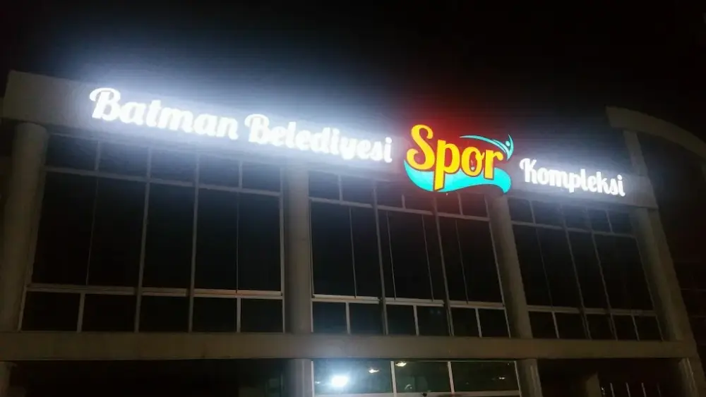 Batman Belediyesi Spor Kompleksi — Yüzme Havuzları, Merkez · fotoğraf 4