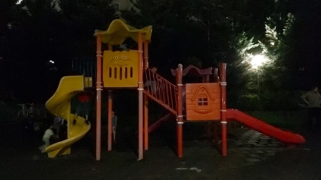 Kadıköy Klinik psikolog- Göztepe Psikoterapist Ela Nur Rüzgar