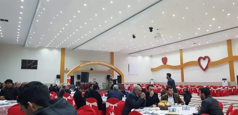 YaşamPark Düğün Salonu ve Yüzme Havuzu — Yüzme Havuzları, Merkez · fotoğraf 3