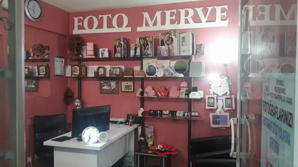 Foto Merve küçük kuyumcular çarşısı alt katında — Fotoğraf Stüdyoları, Kadıköy · fotoğraf 2