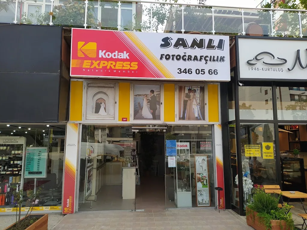 Sanlı Fotoğrafçılık — Fotoğraf Stüdyoları, Kadıköy · fotoğraf 1