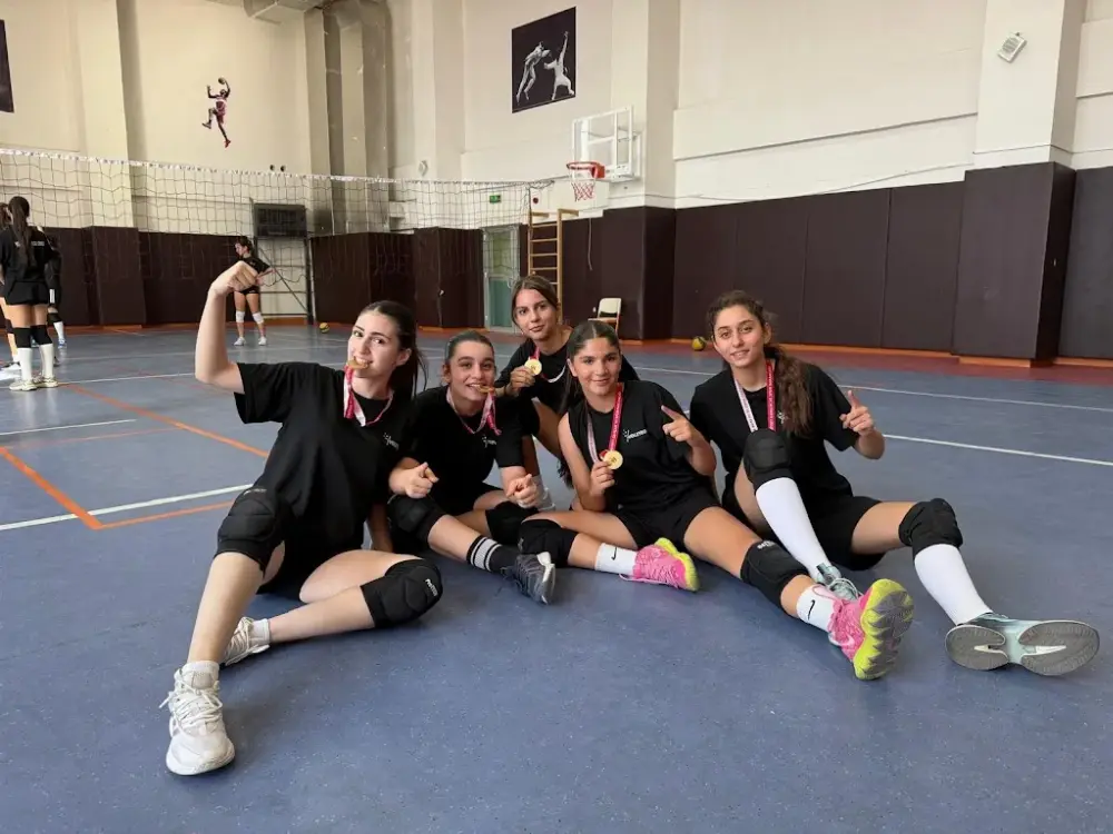 Batman Yıldız Spor Kulübü Voleybol Alt Yapı ve Spor Okulu — Yüzme Havuzları, Merkez · fotoğraf 5