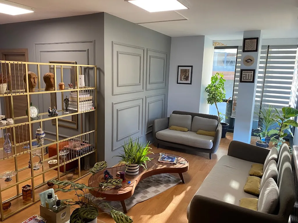 Klinik Psikolog Elçin Akdeniz — Psikologlar, Sarıyer · fotoğraf 1