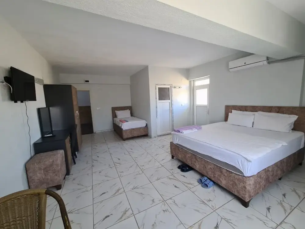 HOLE HOTEL TERMAL HAVUZLARI — Yüzme Havuzları · fotoğraf 2