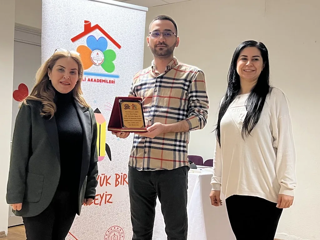 Klinik Psikolog Süleyman Emin Derya — Psikologlar, Şişli · fotoğraf 1