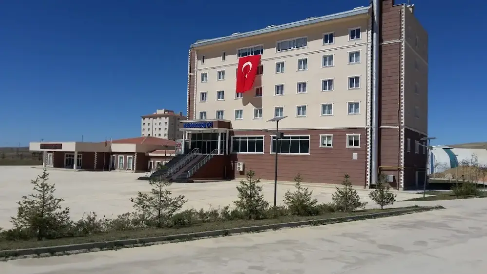 Bayburt Üniversitesi Konukevi — Yüzme Havuzları, Merkez · fotoğraf 4