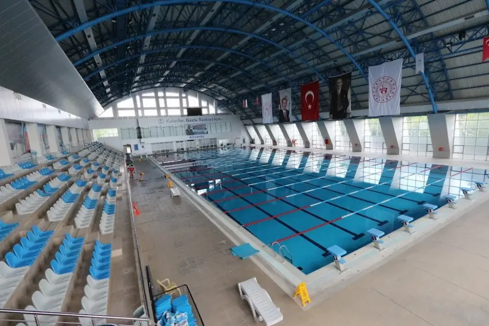 Aksaray Olimpik Kapalı Yüzme Havuzu — Yüzme Havuzları, Merkez · fotoğraf 2