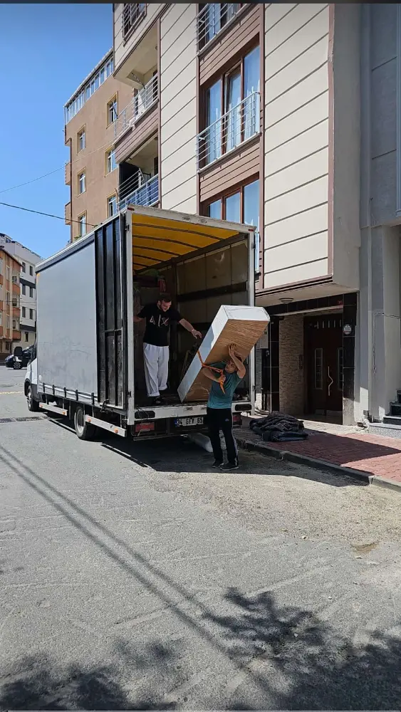 YILDIZ NAKLİYAT — Taşımacılık Ve Nakliyat, Şişli · fotoğraf 3