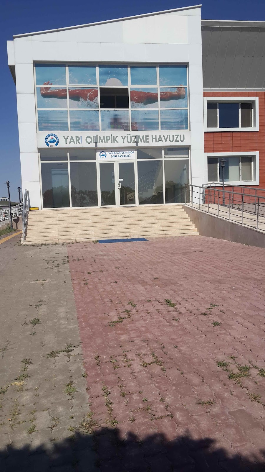 Aksaray Üniversitesi Yarı Olimpik Yüzme Havuzu