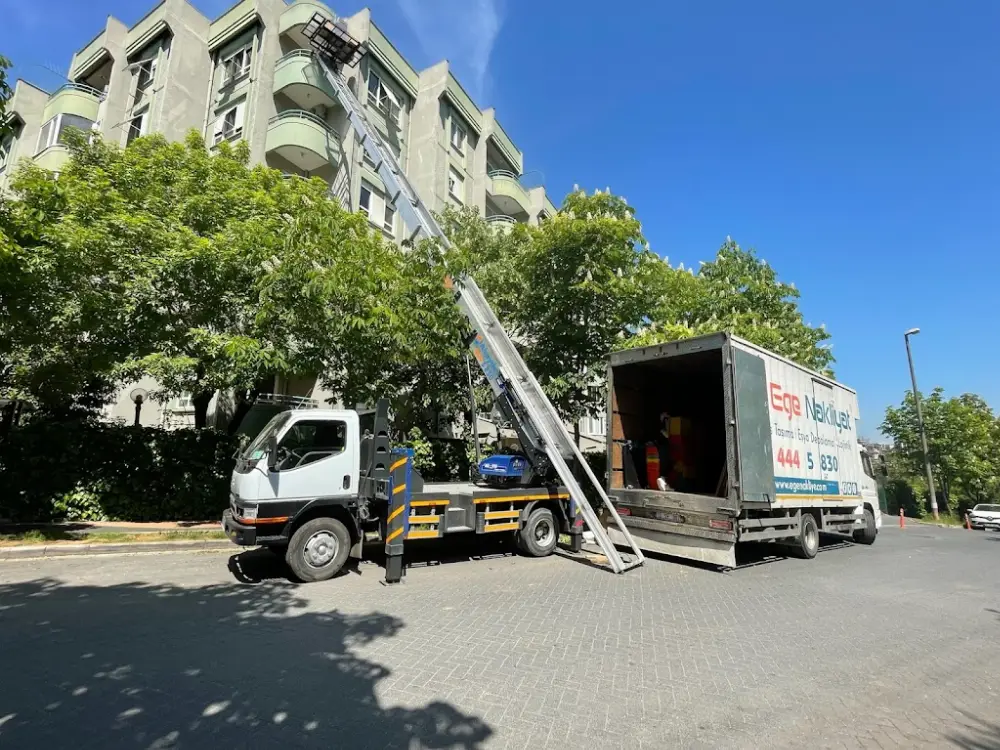 Şehirler arası Nakliyat - Evden eve Nakliyat - Ege Eşya Depolama- İstanbul İzmir Nakliyat -Ofis Taşıma — Taşımacılık Ve Nakliyat, Ataşehir · fotoğraf 2
