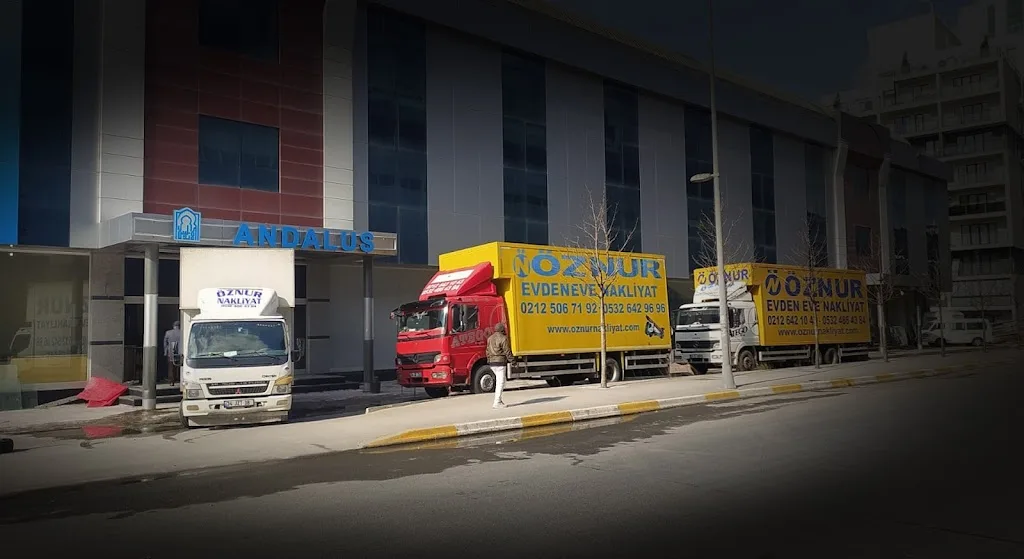ÖZNUR NAKLİYAT EVDEN EVE TAŞIMACILIK HİZMETLERİ — Taşımacılık Ve Nakliyat, Başakşehir · fotoğraf 1