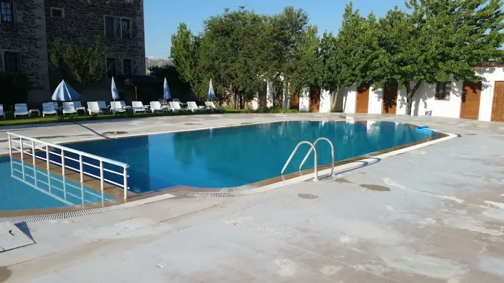 Kale Yüzme Havuzu — Yüzme Havuzları, Merkez · fotoğraf 2