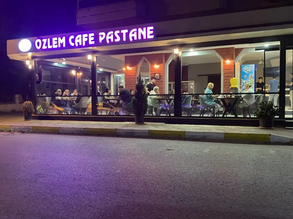 Özlem Pastanesi — Pastaneler, Çınarcık · fotoğraf 4