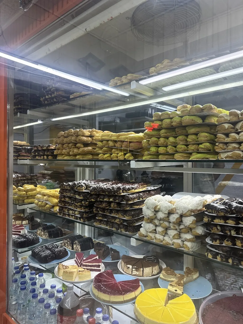 Çınarcık Eklercisi — Pastaneler, Çınarcık · fotoğraf 1