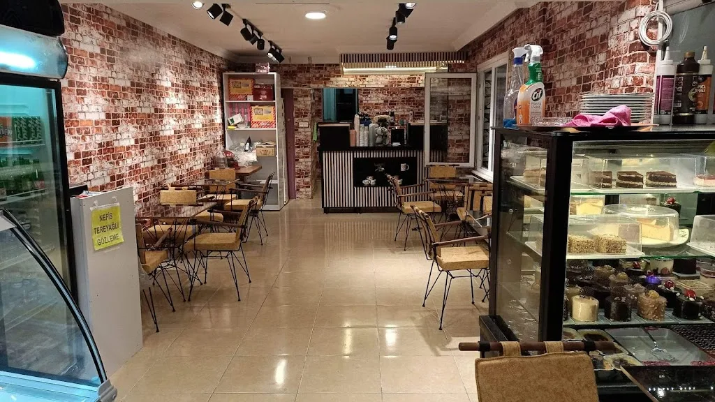 LA BELLA dondurma waffle kumpir künefe kahve tatlı pasta cheescake ve kahvalti — Pastaneler, Çınarcık · fotoğraf 1