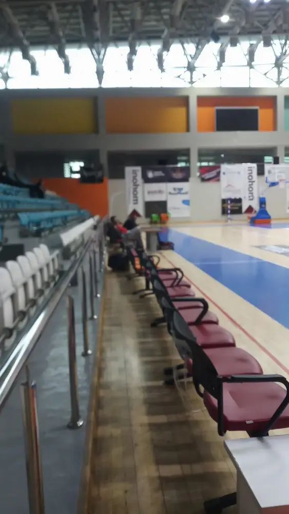 Uşak Üniversitesi Spor Salonu — Yüzme Havuzları, Merkez · fotoğraf 3