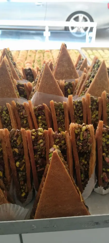 Umut Çiğköfte&Baklava&Ekler — Pastaneler, Çınarcık · fotoğraf 3
