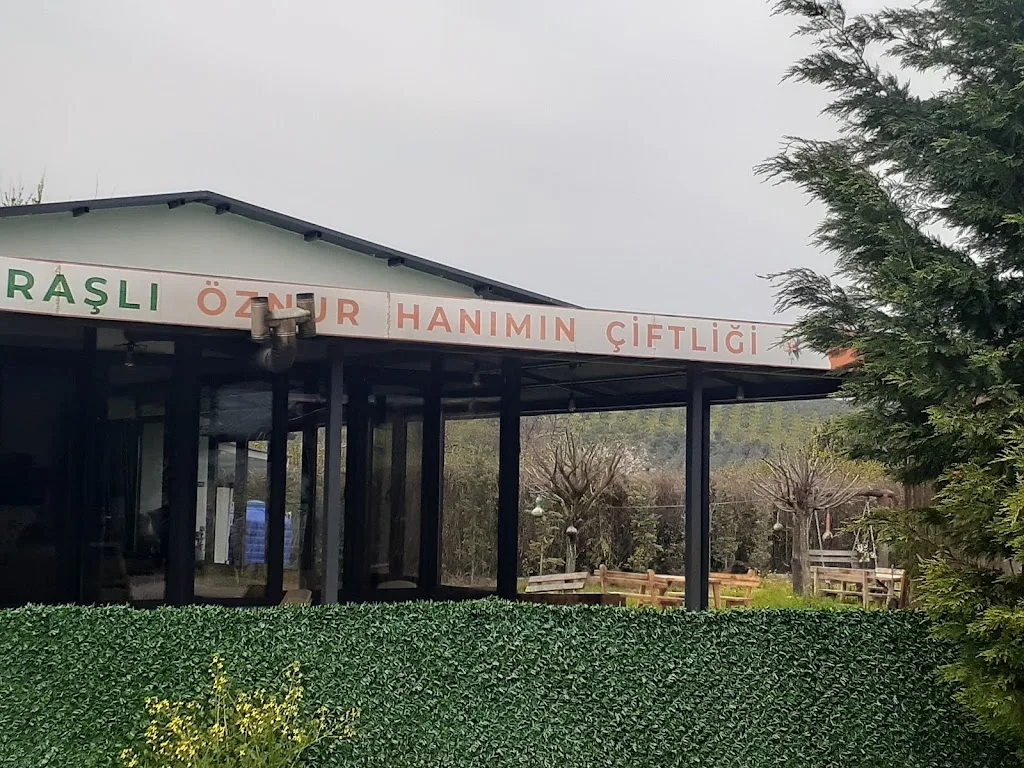 Öznur Hanım Çiftliği — Diyetisyenler, Çınarcık · fotoğraf 1