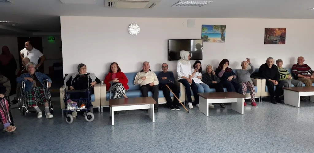 Çınarcık Huzurevi — Diyetisyenler, Çınarcık · fotoğraf 1