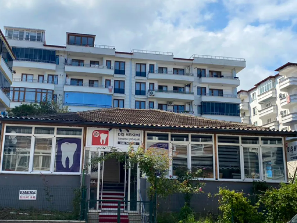 Vahdettin ÇOĞALAN Diş Hekimliği — Diş Hekimleri, Çınarcık · fotoğraf 1