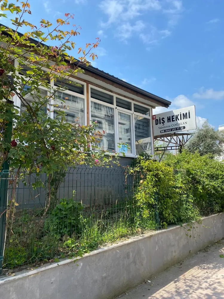Vahdettin ÇOĞALAN Diş Hekimliği — Diş Hekimleri, Çınarcık · fotoğraf 2