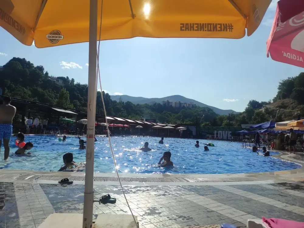Flamingo Havuz Cafe & Restaurant — Yüzme Havuzları, Merkez · fotoğraf 5