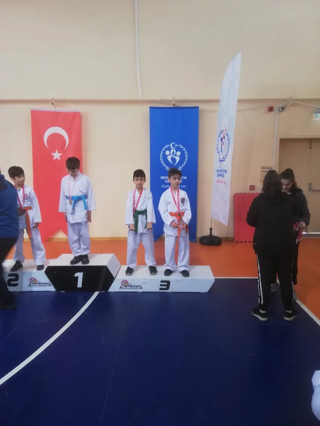Çınarcık Spor Salonu — Yoga Stüdyoları, Çınarcık · fotoğraf 1