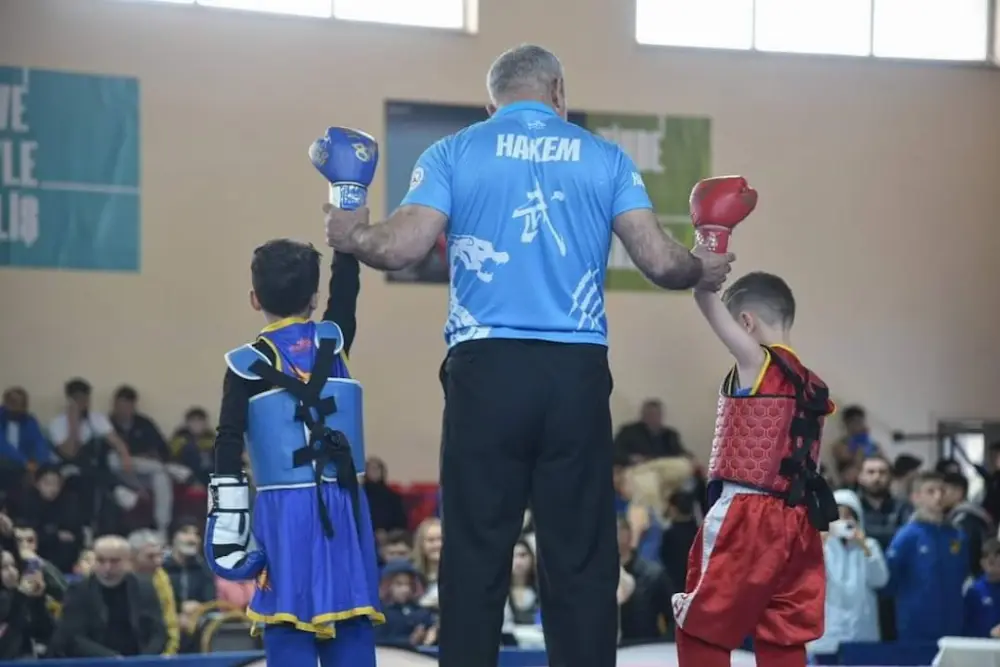 Çınarcık Spor Salonu — Yoga Stüdyoları, Çınarcık · fotoğraf 3